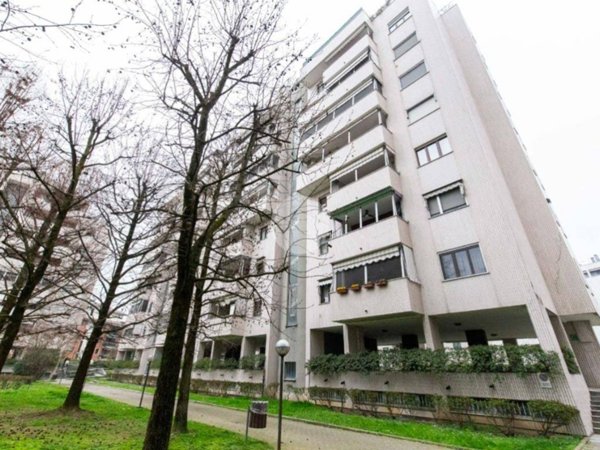 appartamento in vendita a Rozzano in zona Pontesesto