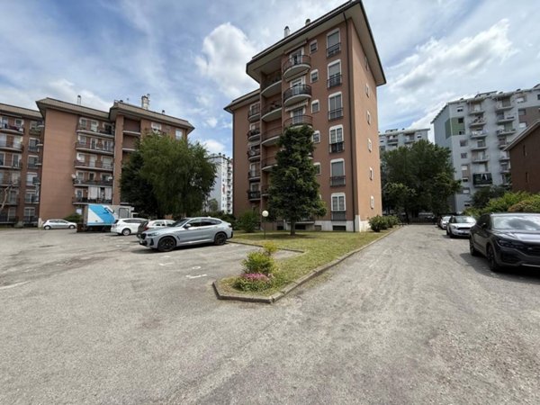 appartamento in vendita a Rozzano in zona Cassino Scanasio