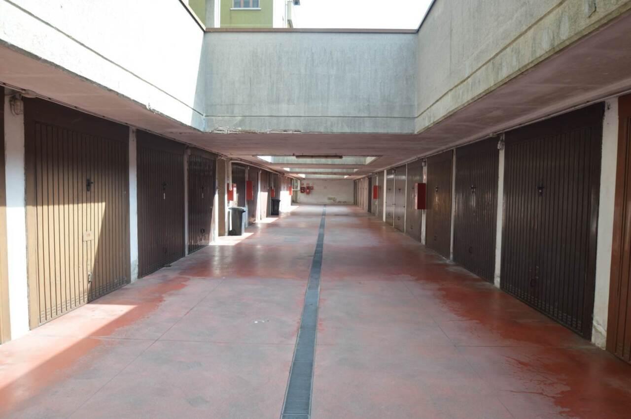 monolocale in vendita a Rozzano in zona Quinto Stampi