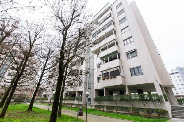appartamento in vendita a Rozzano in zona Pontesesto