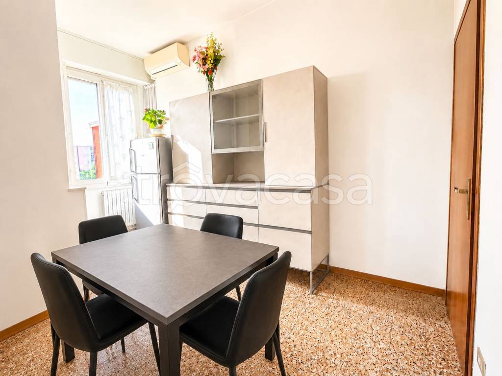 appartamento in vendita a Rozzano in zona Valleambrosia