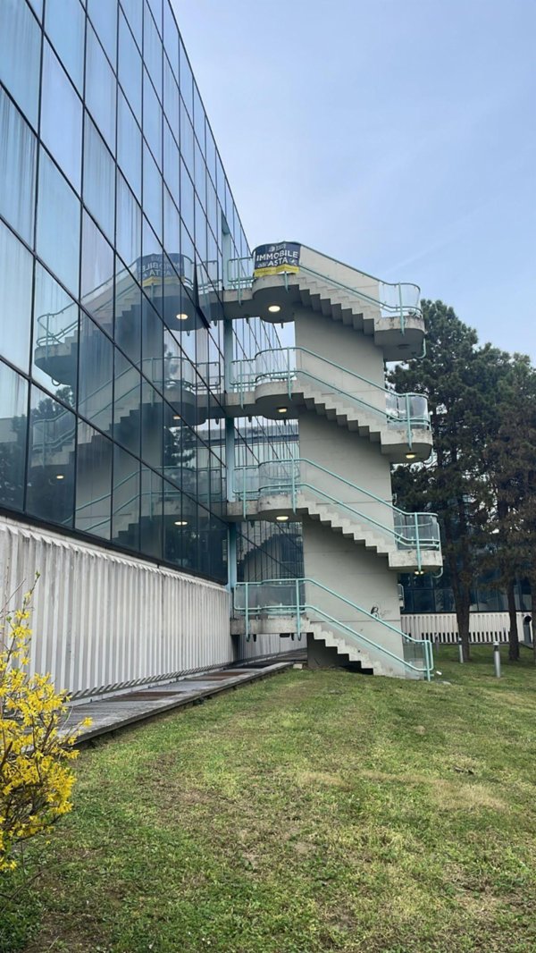 ufficio in vendita a Rozzano