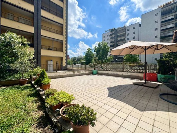 appartamento in vendita a Rozzano in zona Valleambrosia