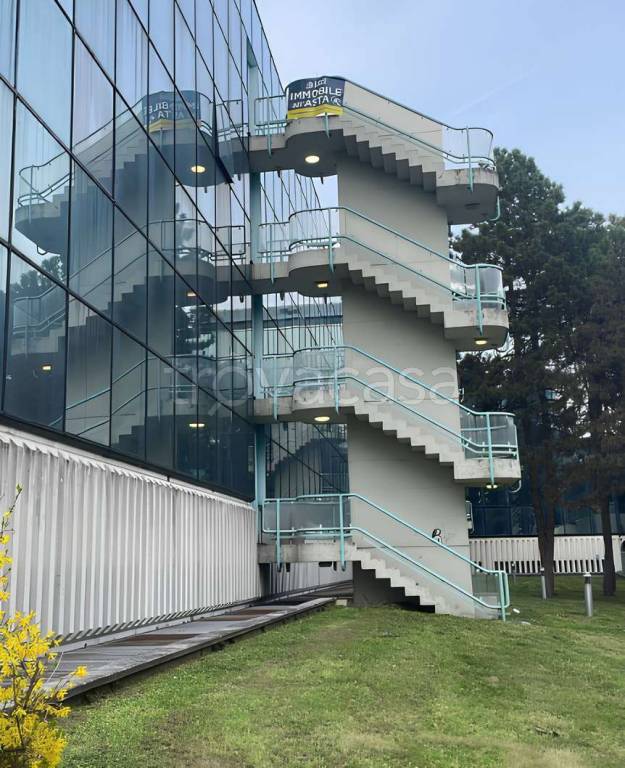 ufficio in vendita a Rozzano
