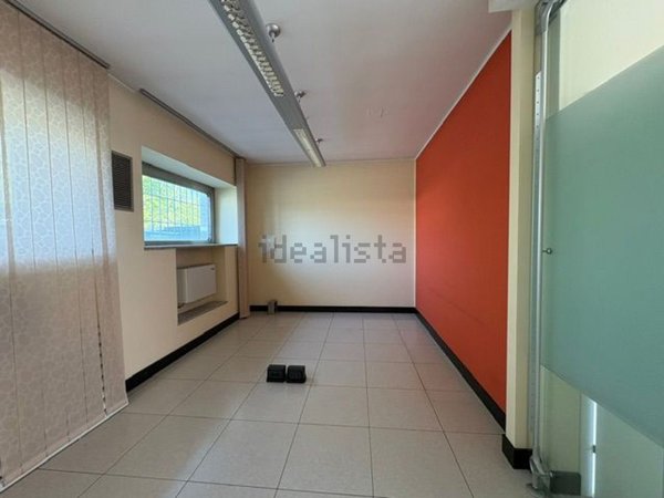 ufficio in vendita a Rozzano in zona Cassino Scanasio