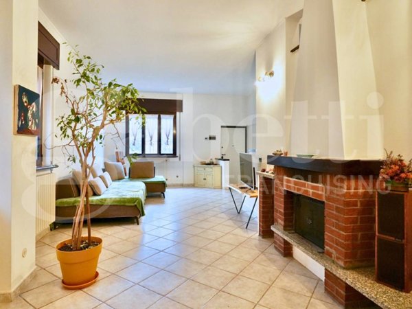 casa indipendente in vendita a Rozzano in zona Valleambrosia