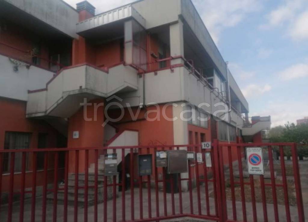 ufficio in vendita a Rozzano in zona Quinto Stampi
