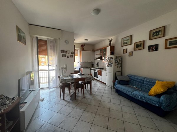 appartamento in vendita a Rozzano in zona Quinto Stampi