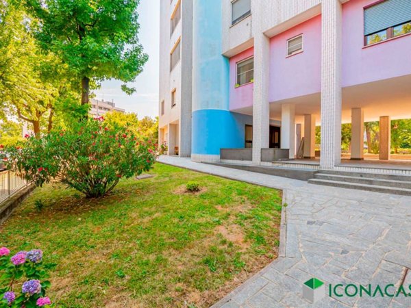 appartamento in vendita a Rozzano in zona Pontesesto