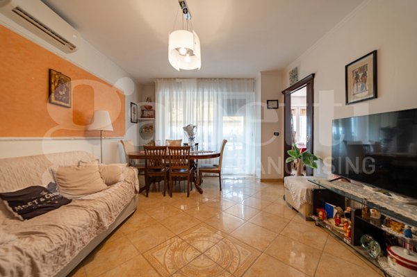 appartamento in vendita a Rozzano in zona Valleambrosia