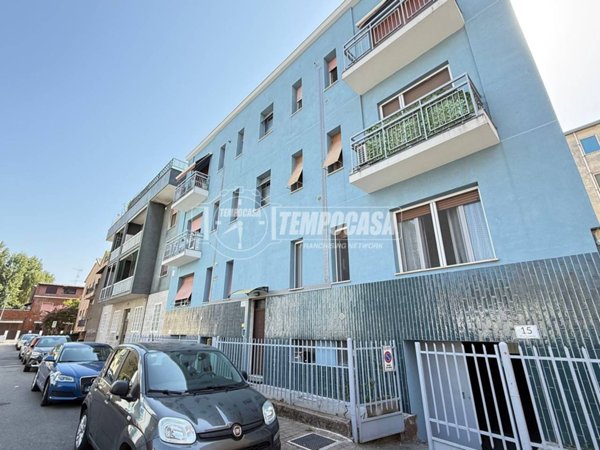 appartamento in vendita a Rozzano in zona Quinto Stampi