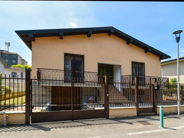 casa indipendente in vendita a Rozzano