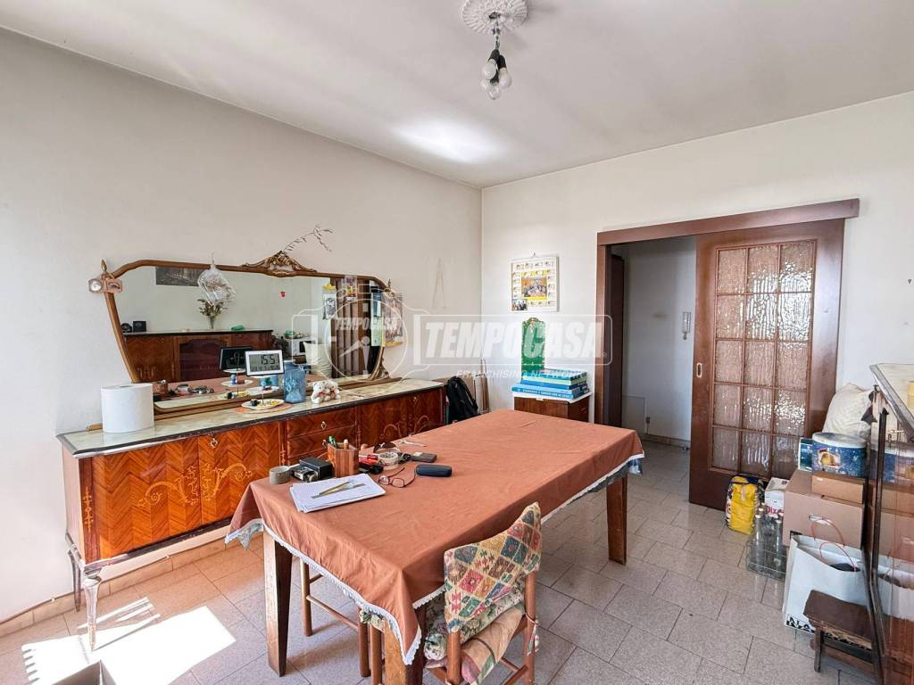 appartamento in vendita a Rozzano in zona Quinto Stampi