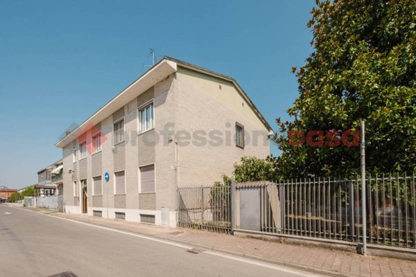 casa indipendente in vendita a Rozzano in zona Cassino Scanasio