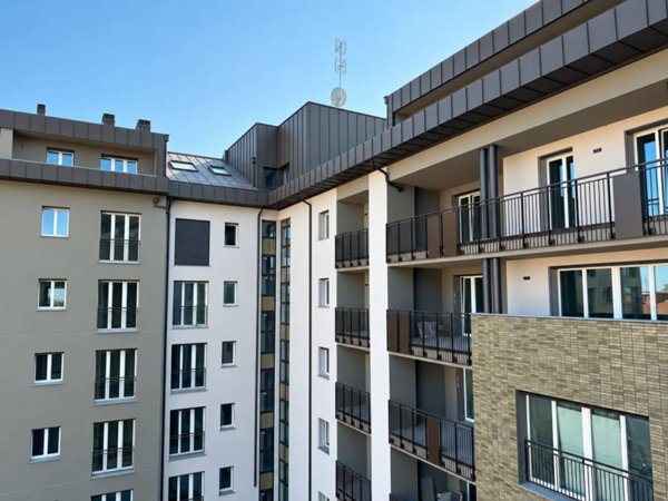appartamento in vendita a Rozzano in zona Quinto Stampi