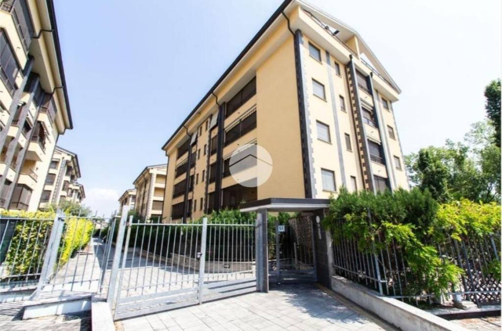 appartamento in vendita a Rozzano in zona Valleambrosia