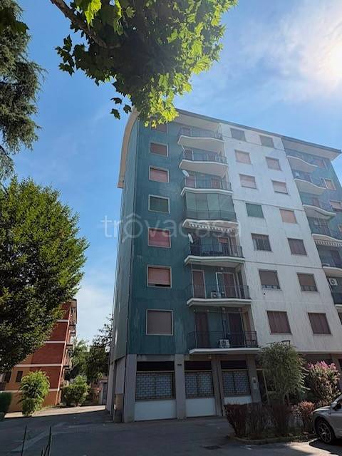 appartamento in vendita a Rozzano in zona Pontesesto