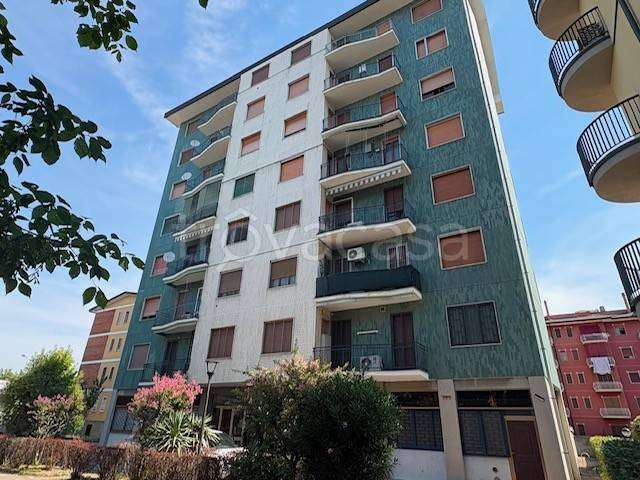 appartamento in vendita a Rozzano in zona Pontesesto