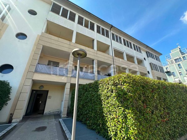 appartamento in vendita a Rozzano in zona Cassino Scanasio