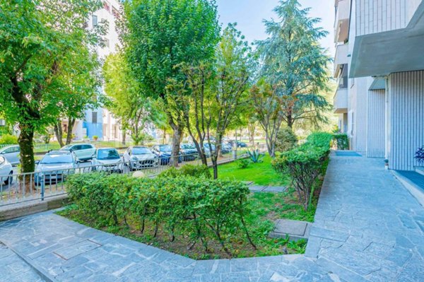 appartamento in vendita a Rozzano in zona Pontesesto