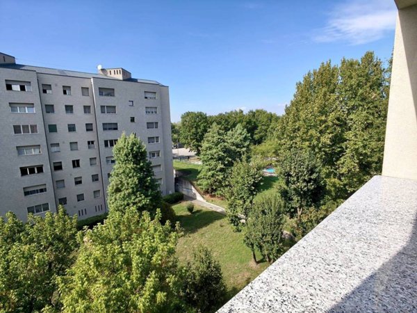 appartamento in vendita a Rozzano in zona Cassino Scanasio