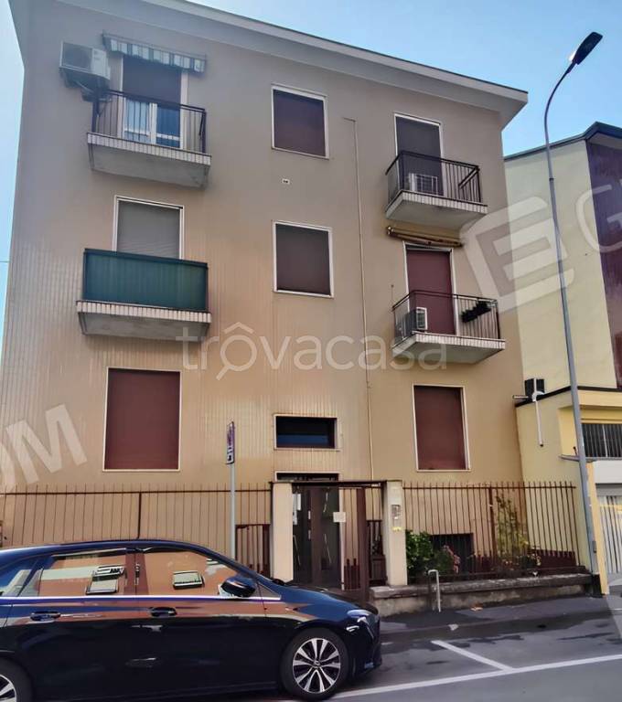 appartamento in vendita a Rozzano in zona Valleambrosia