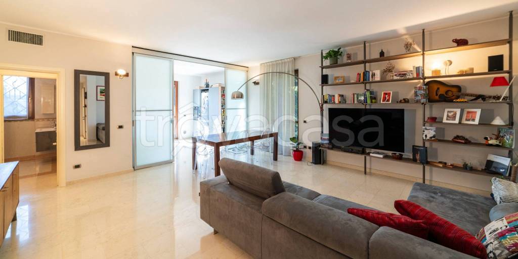 casa indipendente in vendita a Rozzano