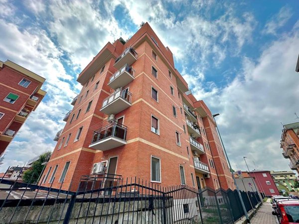 appartamento in vendita a Rozzano in zona Cassino Scanasio