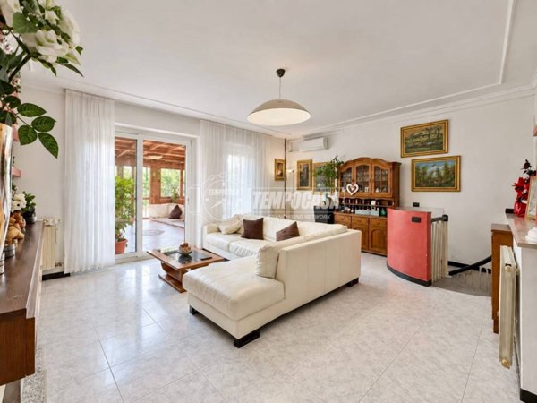 casa indipendente in vendita a Rozzano