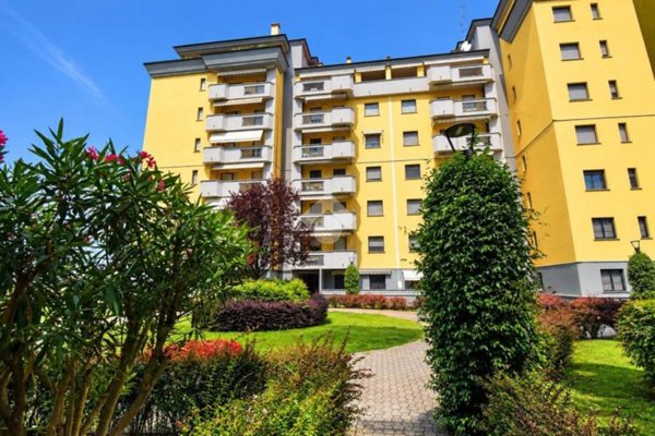 appartamento in vendita a Rozzano in zona Pontesesto