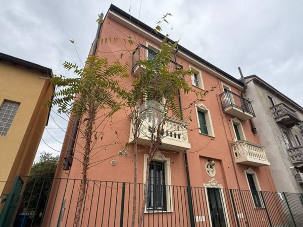 appartamento in vendita a Rozzano in zona Valleambrosia