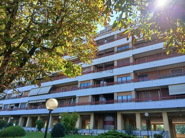 appartamento in vendita a Rozzano in zona Valleambrosia