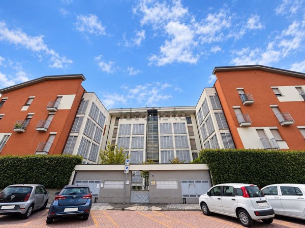 appartamento in vendita a Rozzano in zona Valleambrosia