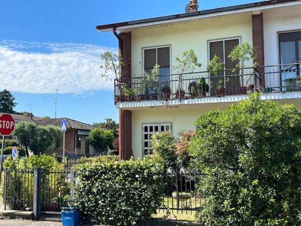casa indipendente in vendita a San Colombano al Lambro