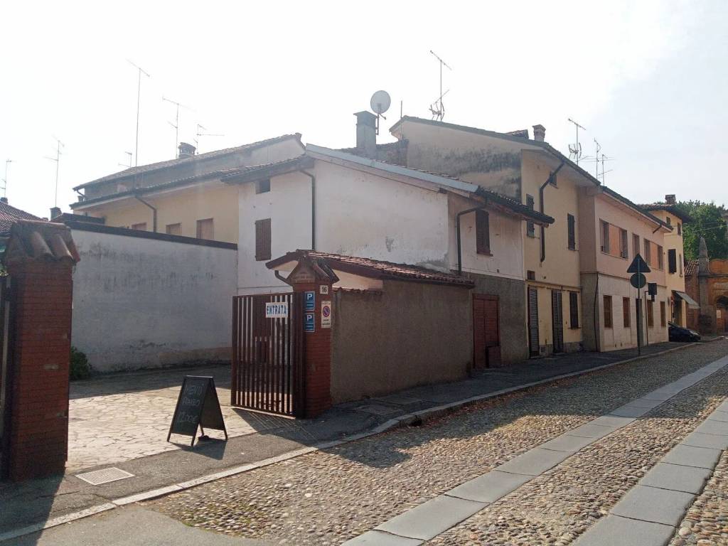 casa indipendente in vendita a San Colombano al Lambro