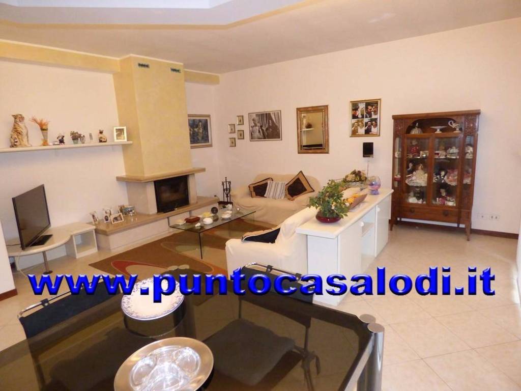 casa indipendente in vendita a San Colombano al Lambro