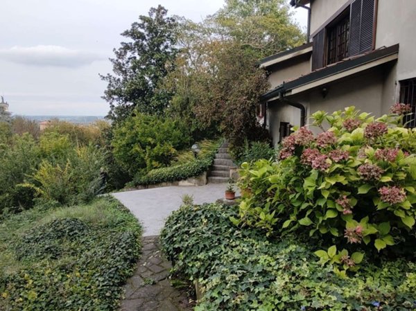 casa indipendente in vendita a San Colombano al Lambro