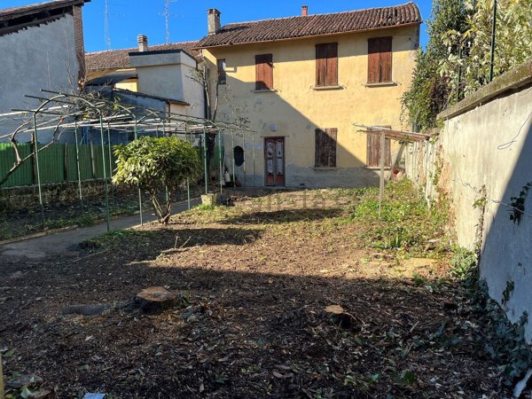 casa indipendente in vendita a San Colombano al Lambro