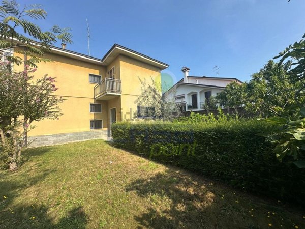 casa indipendente in vendita a San Colombano al Lambro