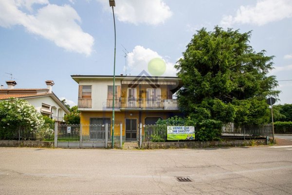 casa indipendente in vendita a San Colombano al Lambro