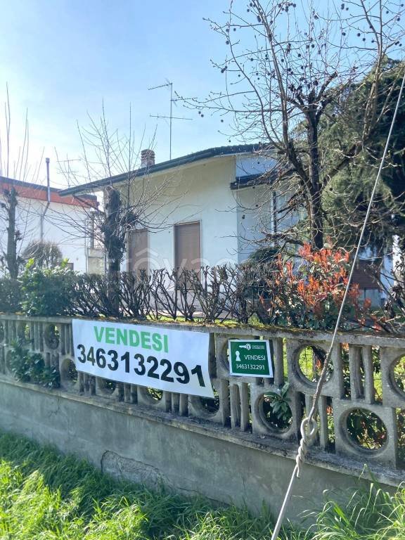 casa indipendente in vendita a San Colombano al Lambro