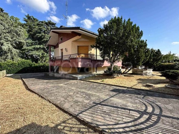 casa indipendente in vendita a San Colombano al Lambro