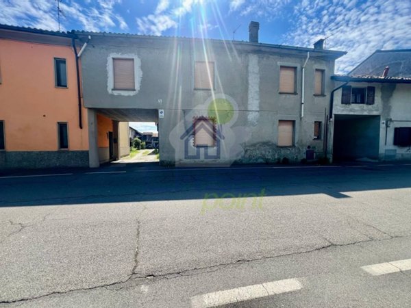 casa indipendente in vendita a San Colombano al Lambro in zona Campagna