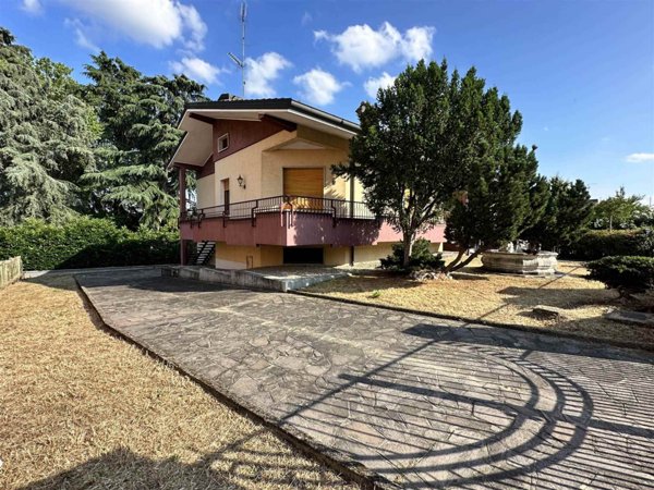 casa indipendente in vendita a San Colombano al Lambro