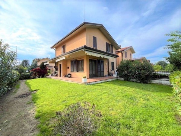 casa indipendente in vendita a San Colombano al Lambro