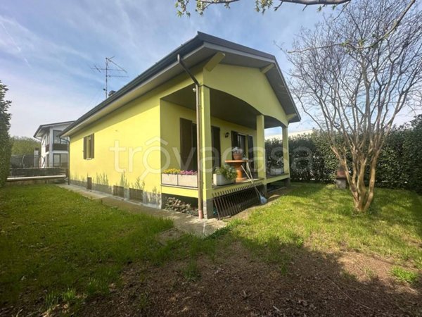 casa indipendente in vendita a San Colombano al Lambro