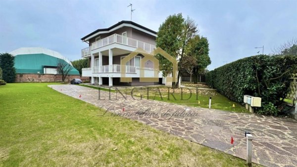 casa indipendente in vendita a San Colombano al Lambro