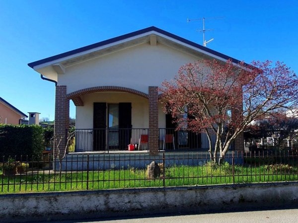 casa indipendente in vendita a San Colombano al Lambro