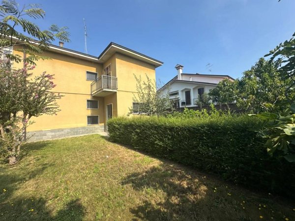 casa indipendente in vendita a San Colombano al Lambro