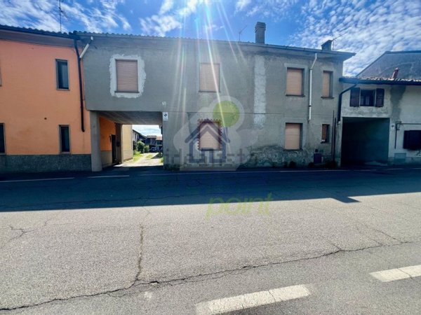 casa indipendente in vendita a San Colombano al Lambro in zona Campagna